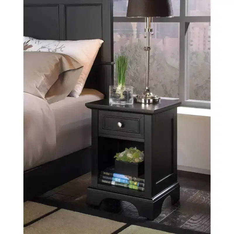 Comodino Nero in Legno con Cassetto e Ripiano Aperto