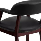 Sedia da conferenza con finitura decorativa sui braccioli