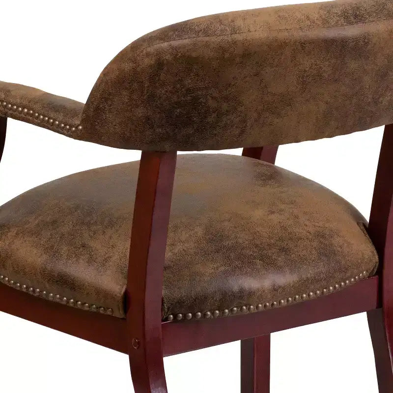 Sedia da conferenza con finitura decorativa sui braccioli