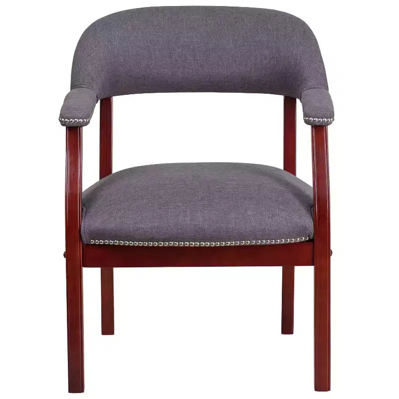 Sedia da conferenza con finitura decorativa sui braccioli