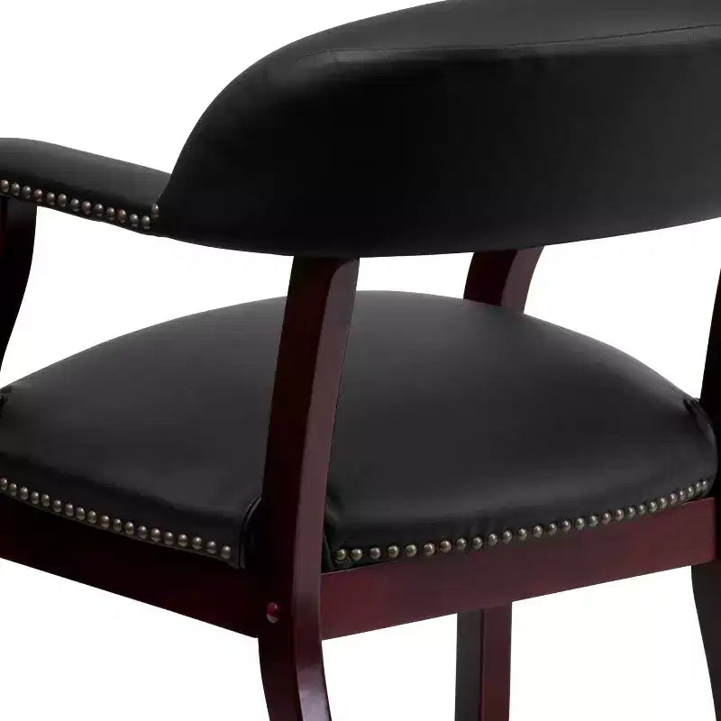 Sedia da conferenza con finitura decorativa sui braccioli
